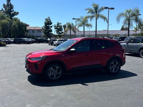 Used 2025 Ford Escape ST-Line image 8