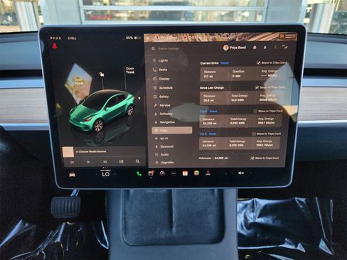 Used 2023 Tesla Model Y Long Range image 17