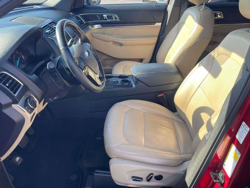 Used 2017 Ford Explorer Limited image 5