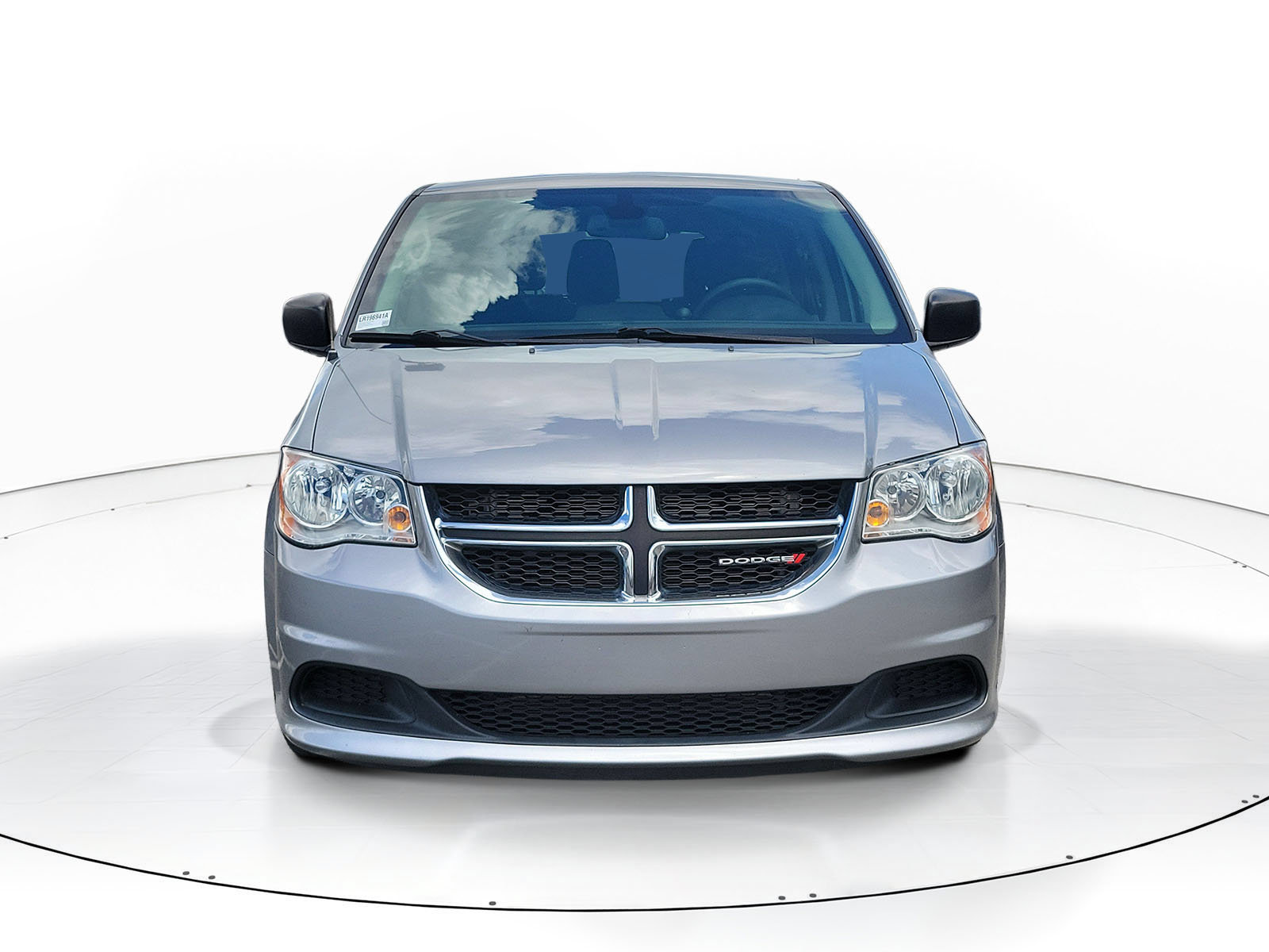 Used 2020 Dodge Grand Caravan SE FWD image 2