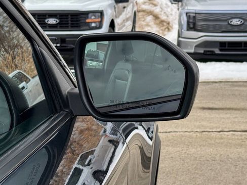 Used 2022 Ford Explorer XLT w/ Equipment Group 202A image 13