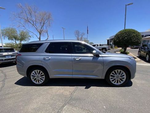 Used 2020 Hyundai Palisade Limited FWD image 2