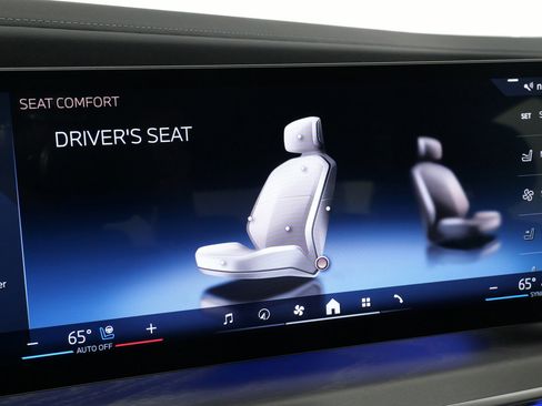 Used 2023 BMW 760i xDrive w/ Executive Package image 54