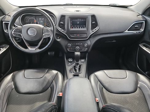 Used 2019 Jeep Cherokee Latitude Plus w/ Cold Weather Group image 8