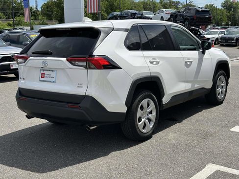 Used 2024 Toyota RAV4 LE AWD/4WD image 5