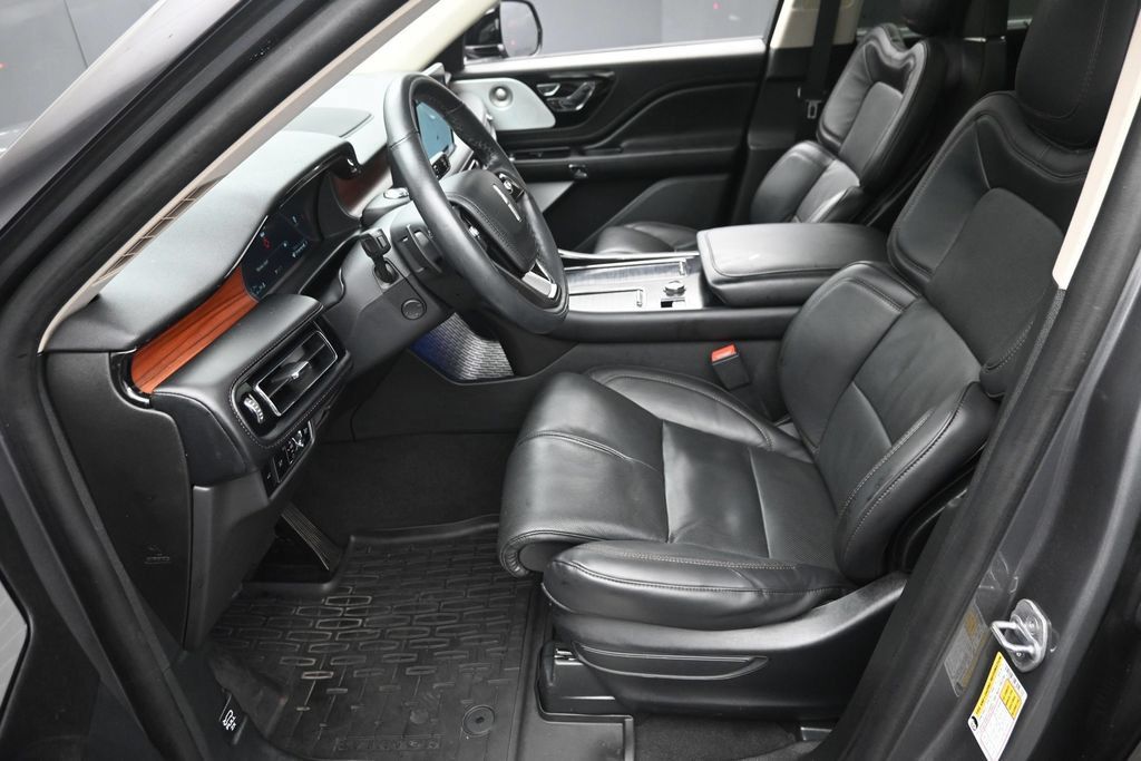 Used 2023 Lincoln Aviator Reserve w/ Equipment Group 201A AWD/4WD image 21