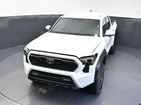 Used 2024 Toyota Tacoma TRD Off-Road AWD/4WD image 29
