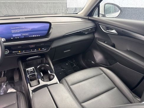 Used 2024 Buick Envision Preferred image 16