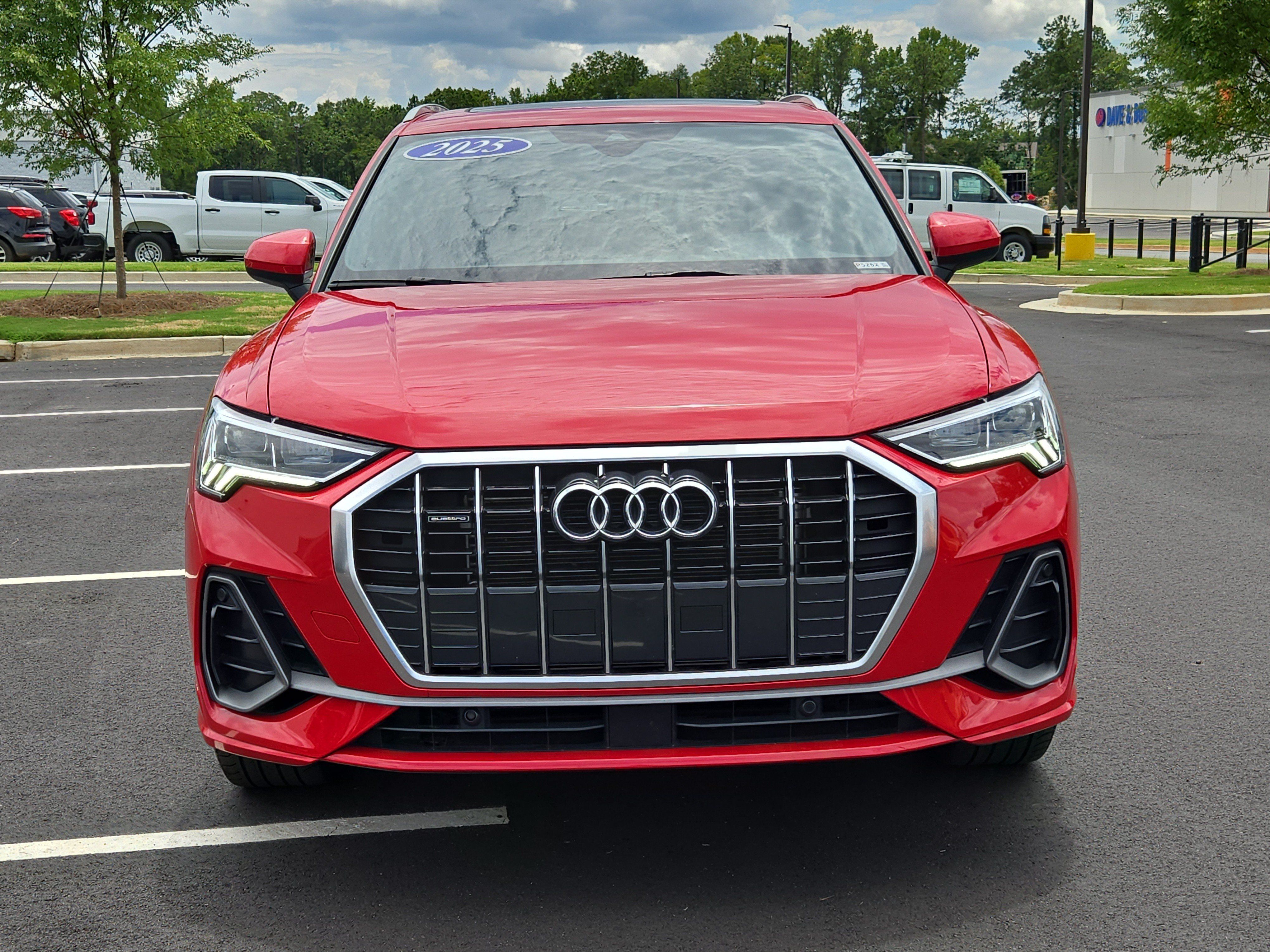 Used 2025 Audi Q3 2.0T Premium AWD/4WD image 3