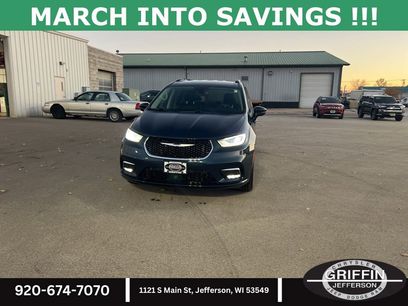 Used 2022 Chrysler Pacifica Touring-L