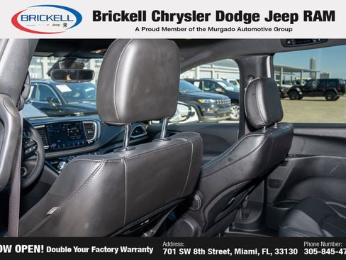 Used 2024 Chrysler Pacifica Limited FWD image 18