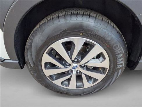 Used 2025 Subaru Outback Premium w/ Popular Package #1A AWD/4WD image 9