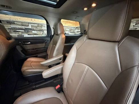 Used 2017 GMC Acadia Limited SLT AWD/4WD image 32