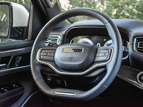 Used 2022 Jeep Wagoneer Series III image 15