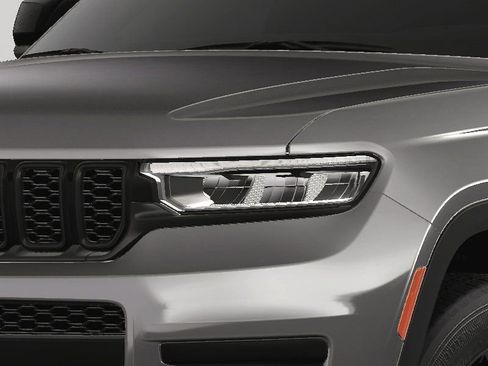 New 2025 Jeep Grand Cherokee L Altitude image 10