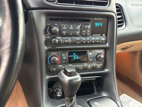 Used 1999 Chevrolet Corvette Convertible w/ Memory Pkg image 13