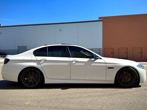 Used 2011 BMW 528i Sedan RWD image 3