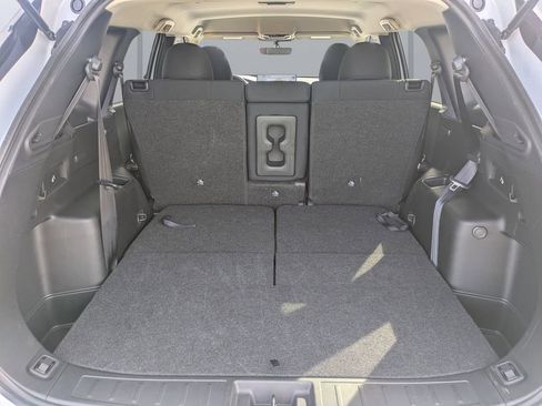 Used 2025 Mitsubishi Outlander ES FWD image 12