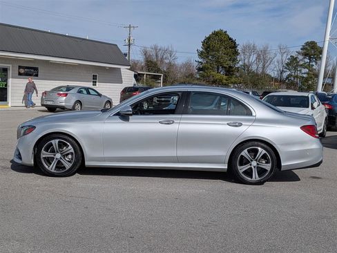Used 2018 Mercedes-Benz E 300 image 2