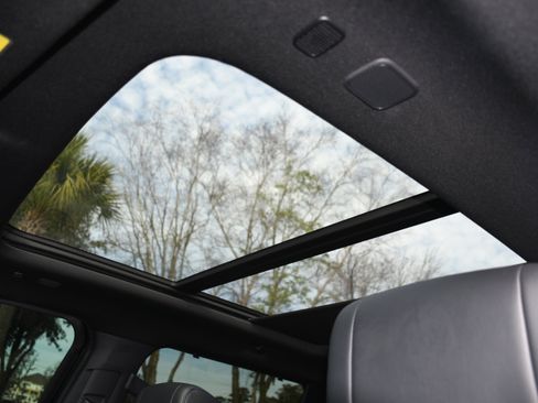 Used 2023 Toyota Tundra Platinum image 7