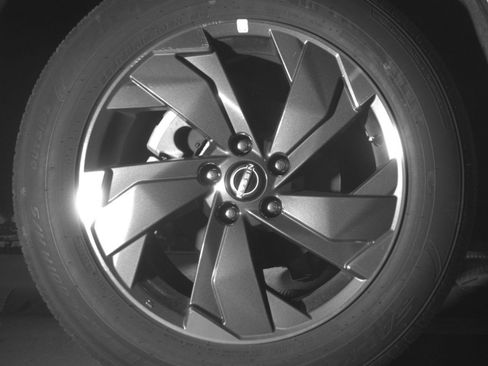 Used 2025 Nissan Rogue SV FWD image 18