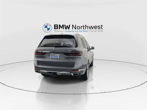 New 2026 BMW X7 xDrive40i w/ Premium Package image 2