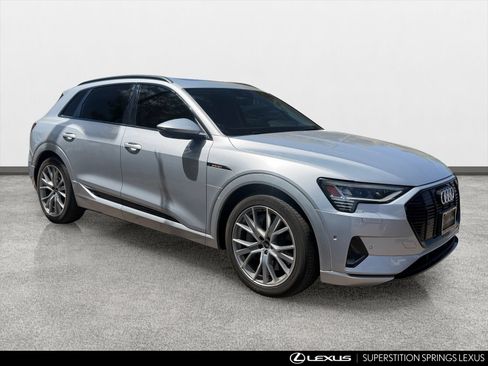 Used 2021 Audi e-tron Prestige w/ Prestige Package AWD/4WD image 2