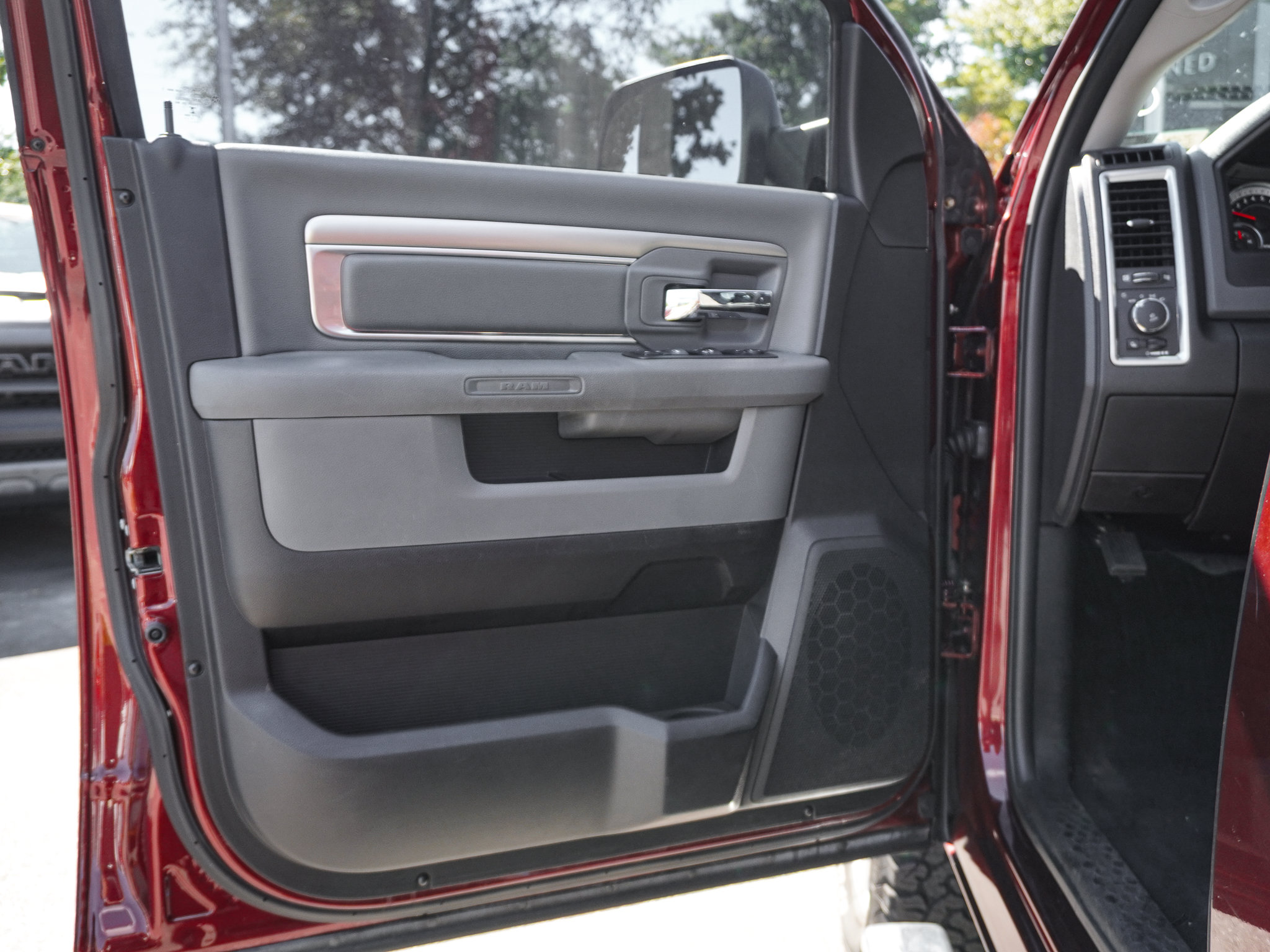 Used 2018 RAM 2500 Big Horn AWD/4WD image 14
