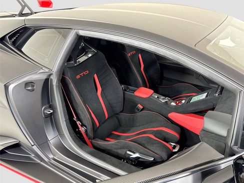 Used 2022 Lamborghini Huracan STO RWD image 27