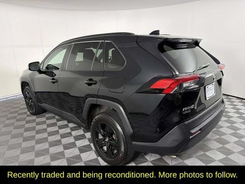 Used 2021 Toyota RAV4 XLE AWD/4WD image 6