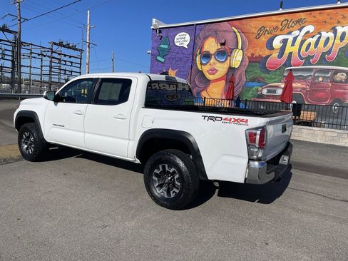 Used 2020 Toyota Tacoma TRD Off-Road image 3