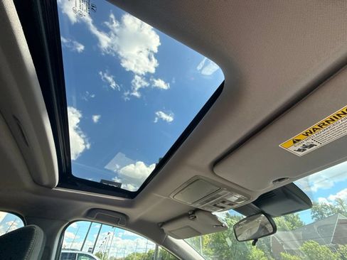 Used 2019 Honda CR-V EX image 4