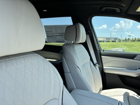 New 2027 BMW X7 xDrive40i w/ M Sport Package AWD/4WD image 21
