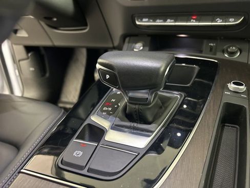 Used 2023 Audi Q5 2.0T Premium Plus image 31