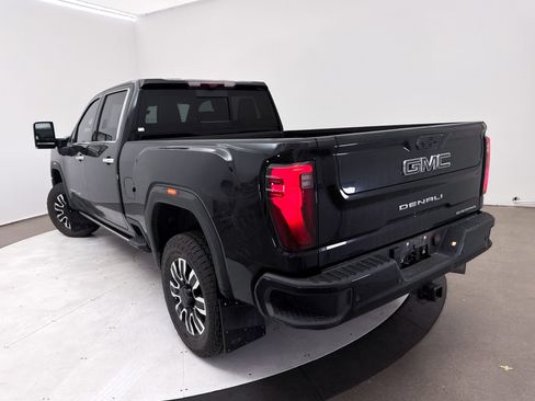 Used 2024 GMC Sierra 3500 Denali Ultimate AWD/4WD image 13