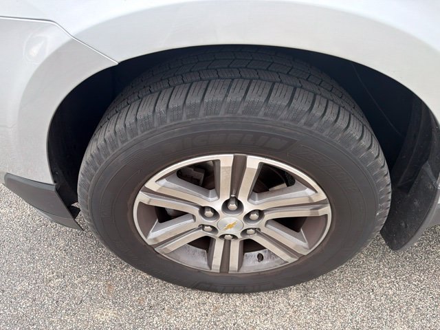 Used 2017 Chevrolet Traverse LT w/ Traveler's Package FWD image 3