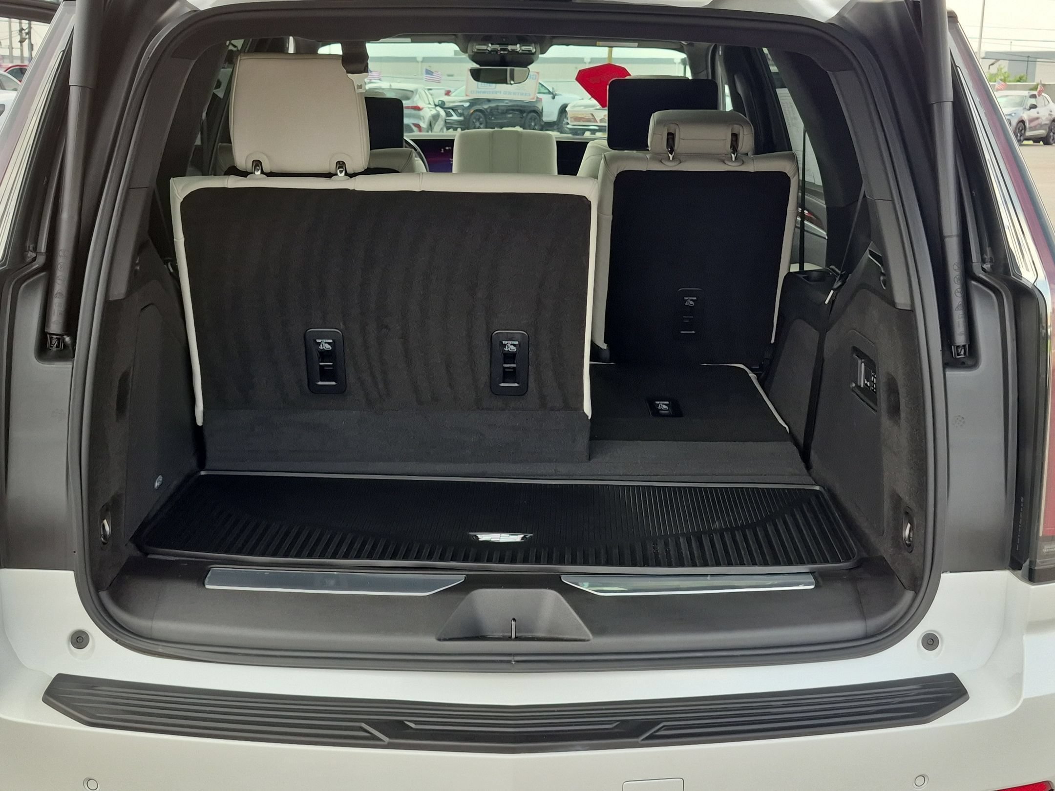 Certified 2025 Cadillac Escalade Sport Platinum w/ LPO, Floor Liner Package AWD/4WD image 26