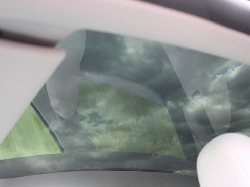 Used 2024 Tesla Model Y Long Range image 11