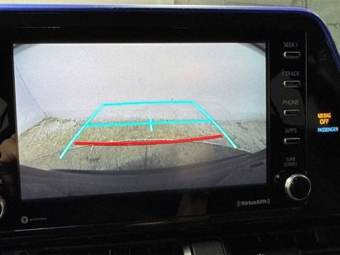 Used 2020 Toyota C-HR XLE image 32