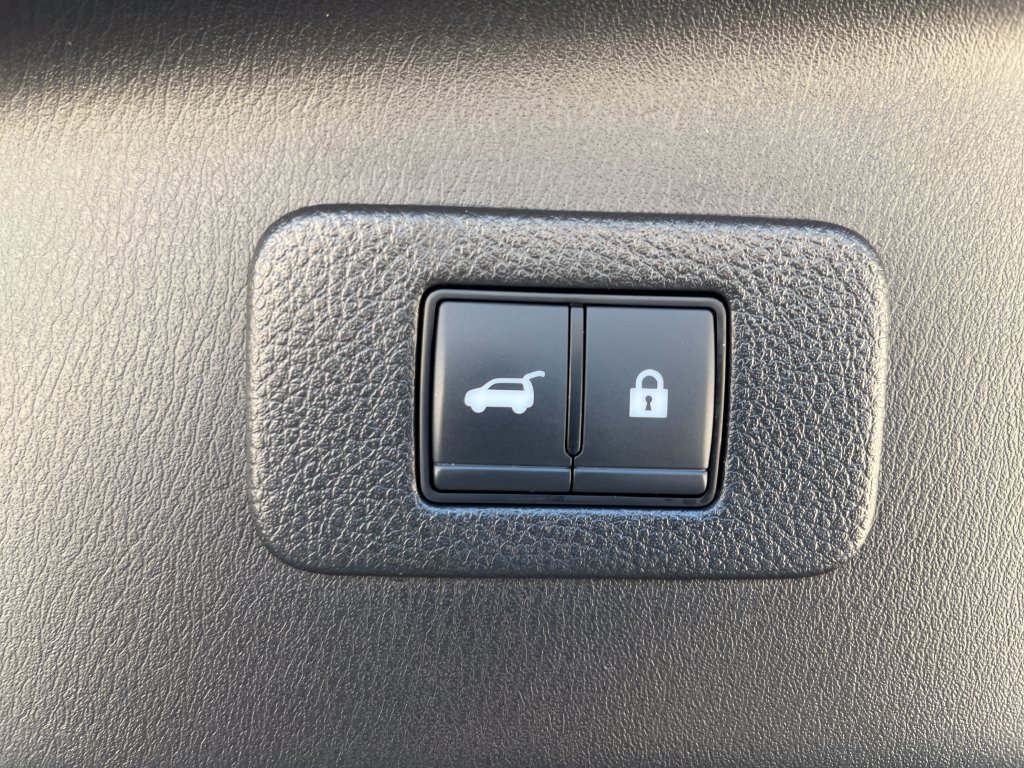 Certified 2023 Nissan Armada Platinum w/ Captain's Chairs Package RWD image 38