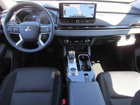 New 2026 Mitsubishi Outlander ES AWD/4WD image 15
