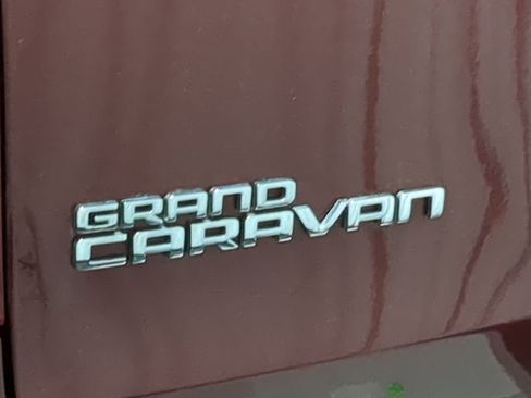 Used 2019 Dodge Grand Caravan SXT FWD image 16