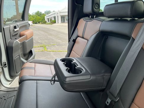 Used 2020 Chevrolet Silverado 2500 High Country w/ Z71 Off-Road Package AWD/4WD image 33