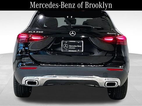 Certified 2026 Mercedes-Benz GLA 250 4MATIC image 4