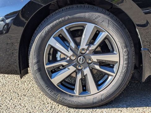 New 2025 Nissan Versa SV image 9