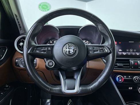 Used 2020 Alfa Romeo Giulia w/ Nero Edizione image 20
