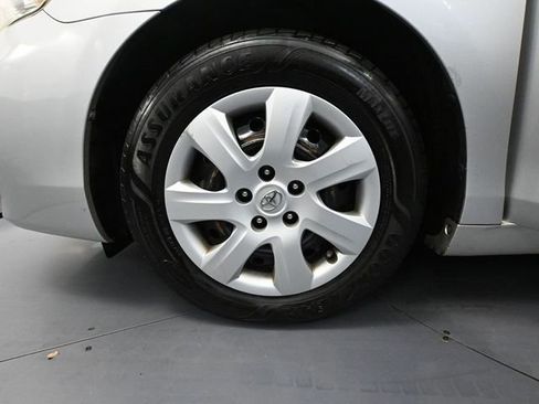 Used 2011 Toyota Camry LE image 15
