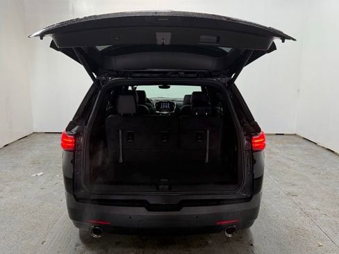 Used 2023 Chevrolet Traverse RS AWD/4WD image 9