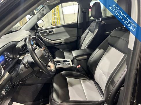 Used 2022 Ford Explorer XLT w/ Equipment Group 202A image 10