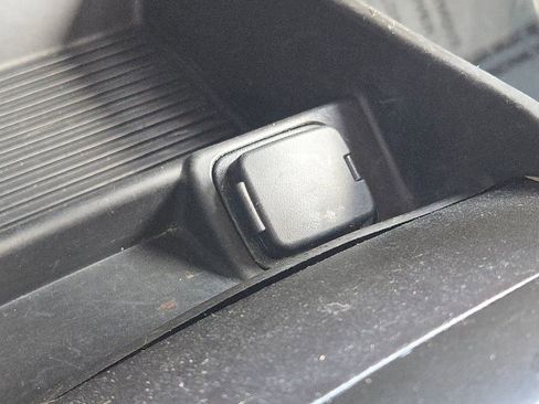 Used 2016 Ford Fusion SE FWD image 12
